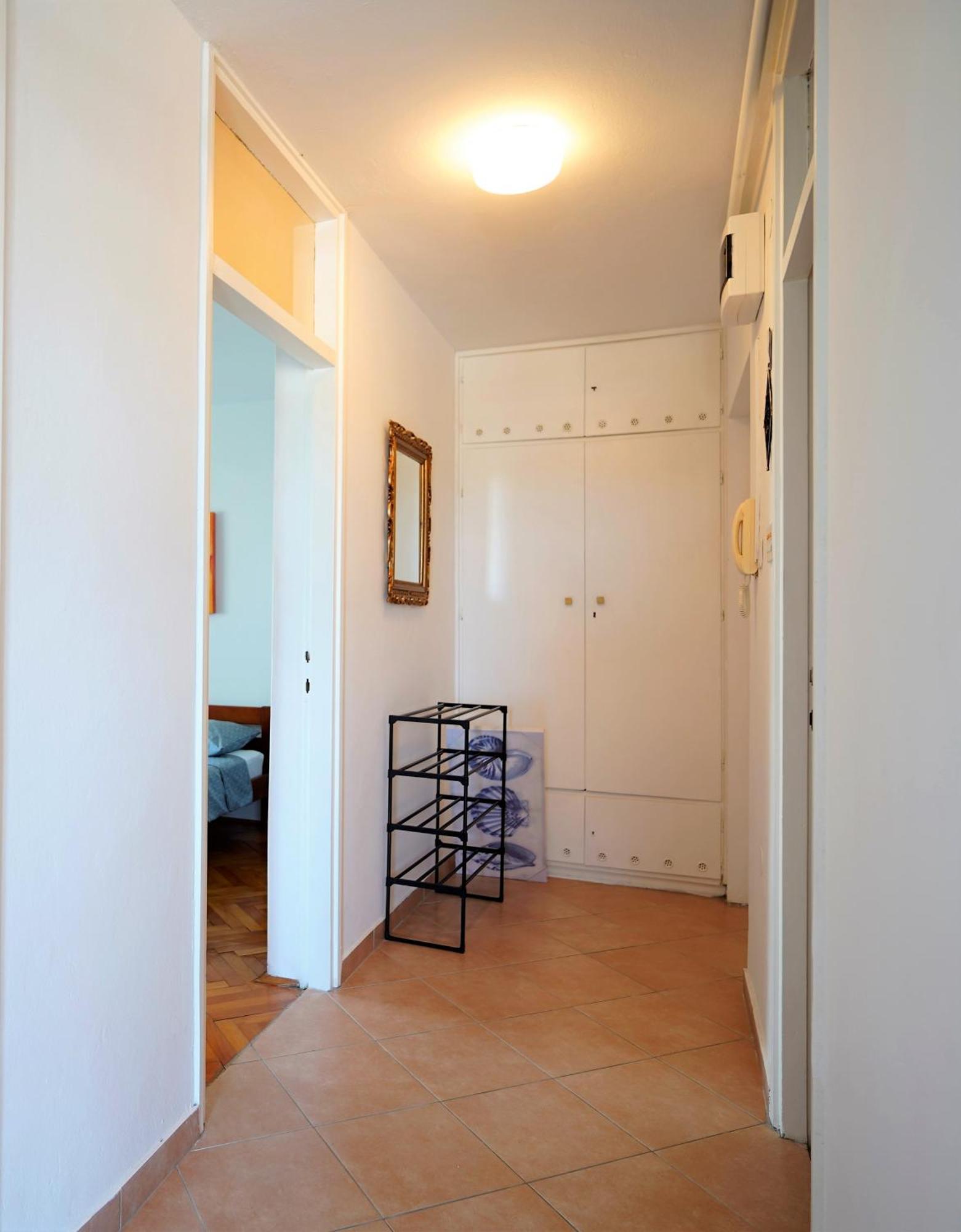 Nada 5 - Apartman S Pogledom Na More *